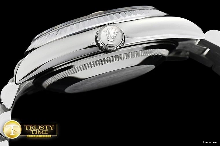 0415 RDD0215D – DayDate 36mm Chic 687